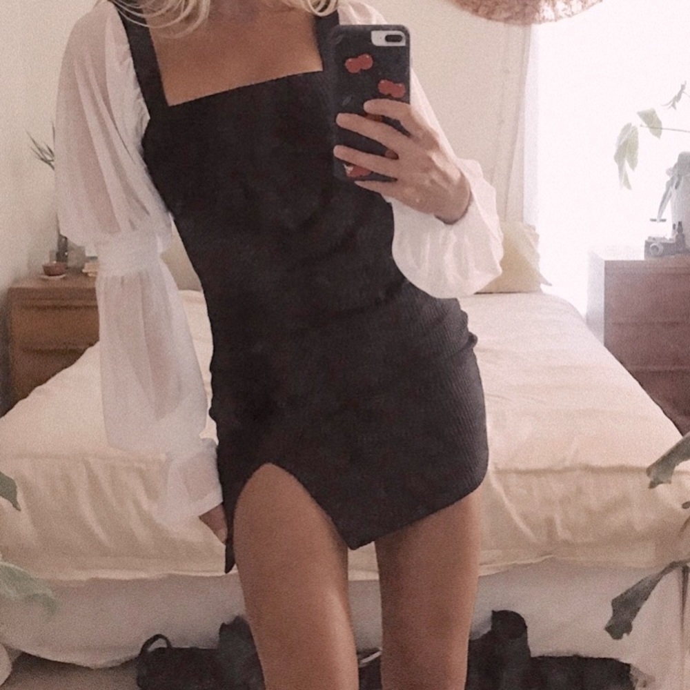 MOTEL PENDAN DRESS - Picture 2 of 3
